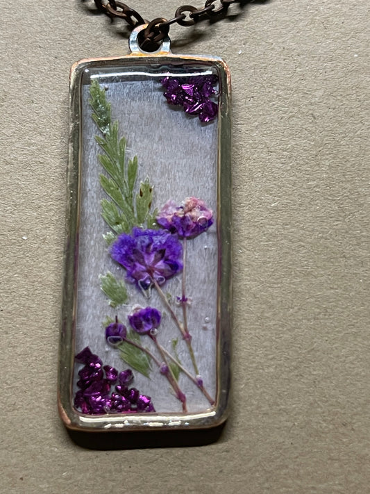 Purple glass & Baby’s breath